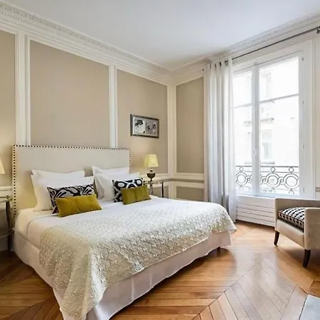 De Luxe Sur Les Invalides Parigi